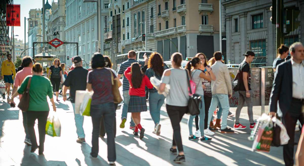 gente-calle-madrid-istock.jpg