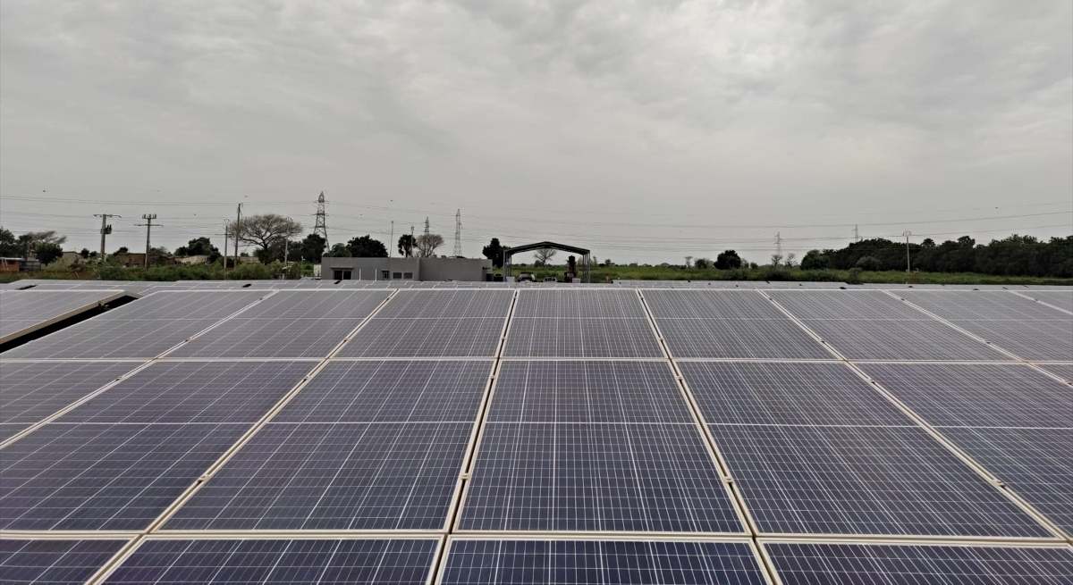 Vista general de la planta fotovoltaica de Kahone, en Senegal / EP