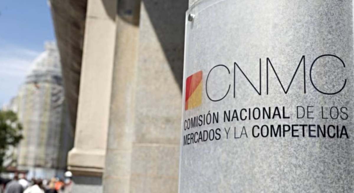 Placa en la sede de la CNMC