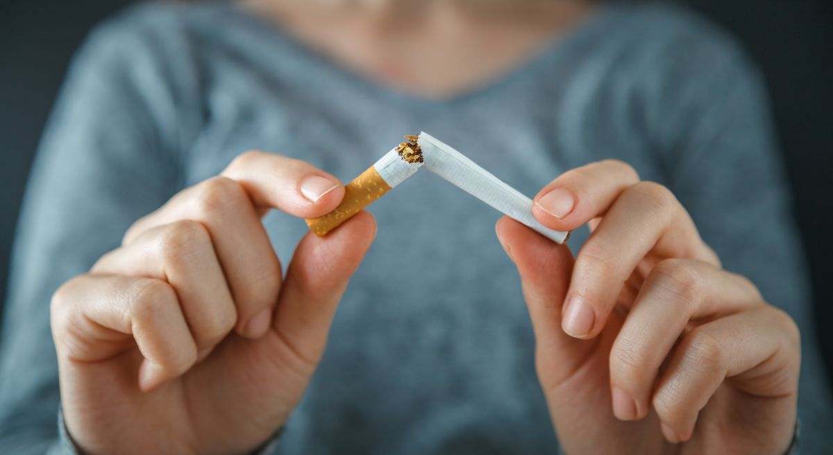 Si eres madre fumadora, tus hijos tienen más probabilidades de tener sobrepeso: "La influencia materna persiste hasta los 42 años"