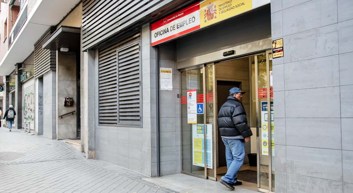 persona-entra-oficina-sepe-dic-2022-ep.jpg