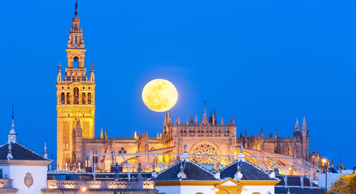 Sevilla_Catedral_Alamy.jpg