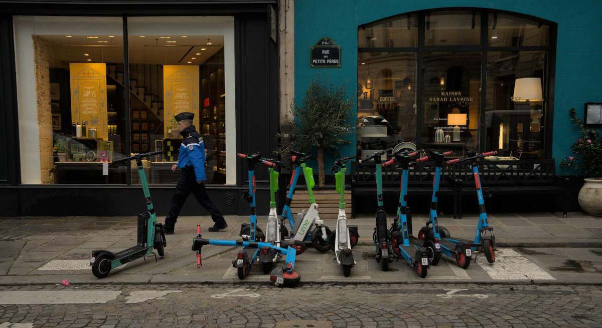 patinetes-aparcados.jpg