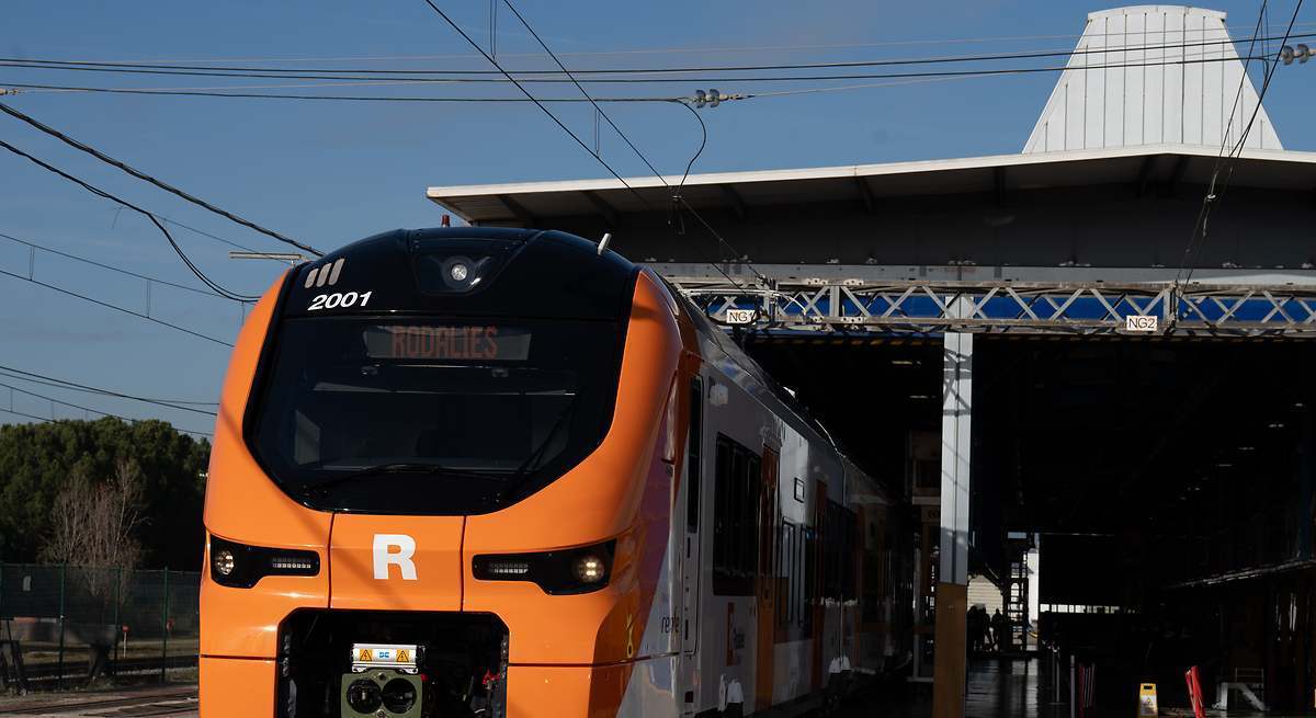 Un nuevo tren de Rodalies en la fábrica de Alstom en Santa Perpètua de Mogoda (Barcelona). EE