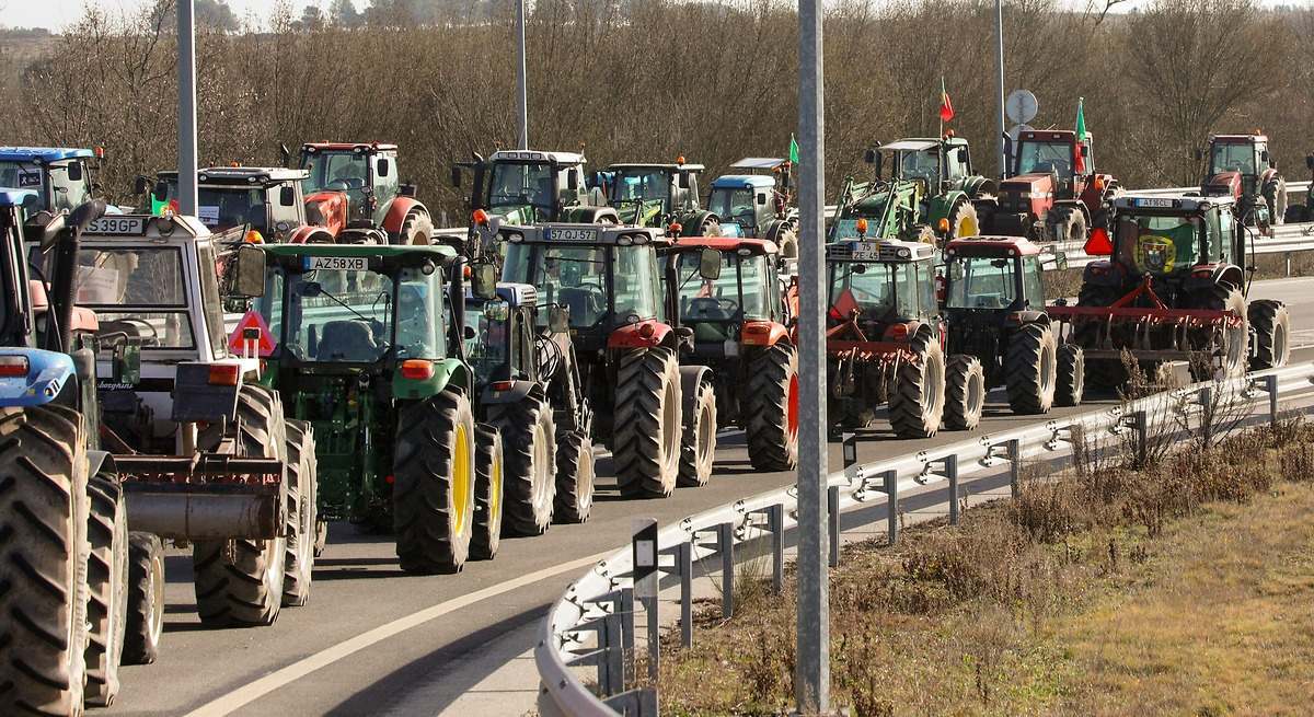 Protestas de tractores en la frontera con Portugal