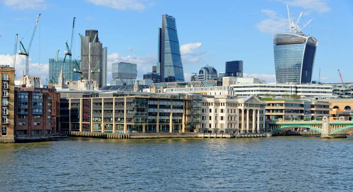 city-dreamstime.jpg