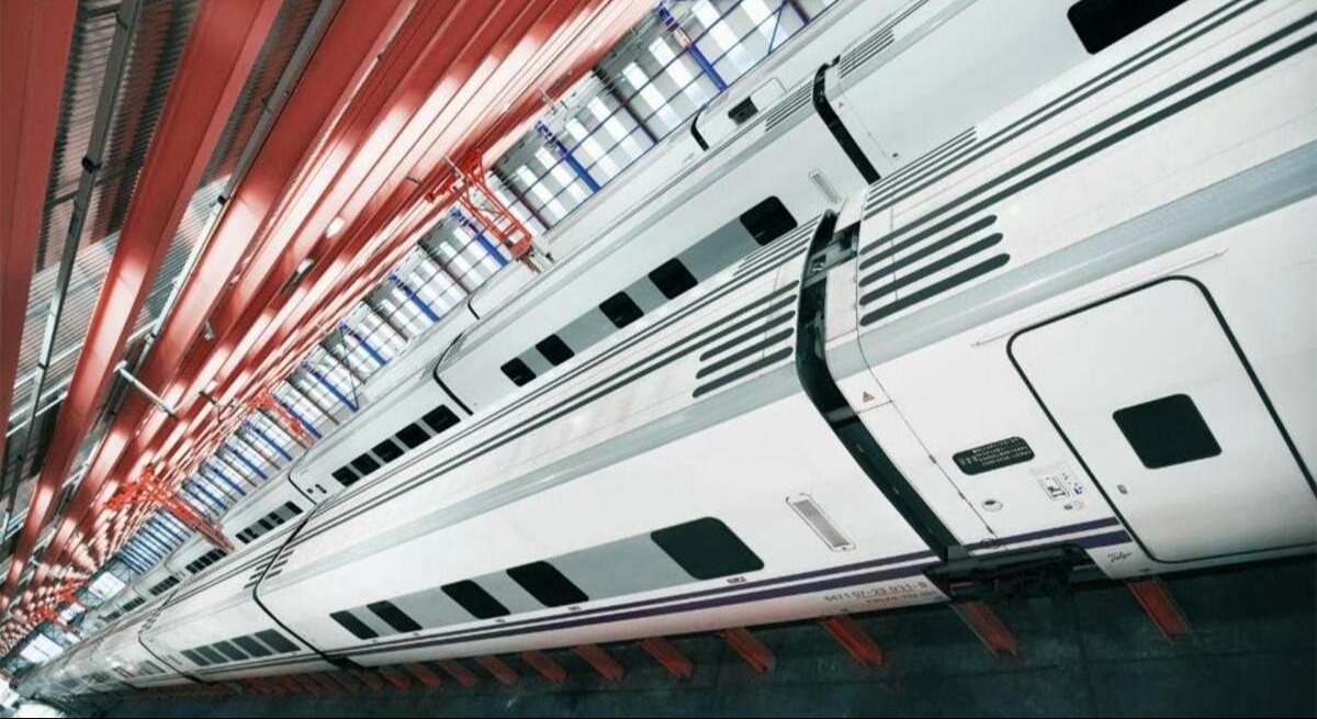 Fábrica de trenes de Talgo en España. / Talgo
