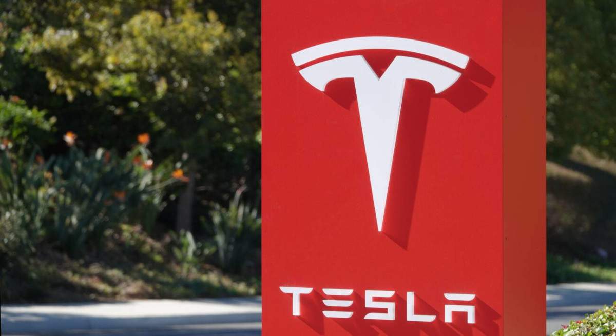 tesla-logo.jpg