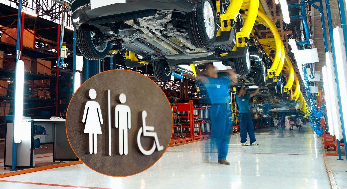 Montaje trabajadores en una fábrica de vehículos y una señal de aseos