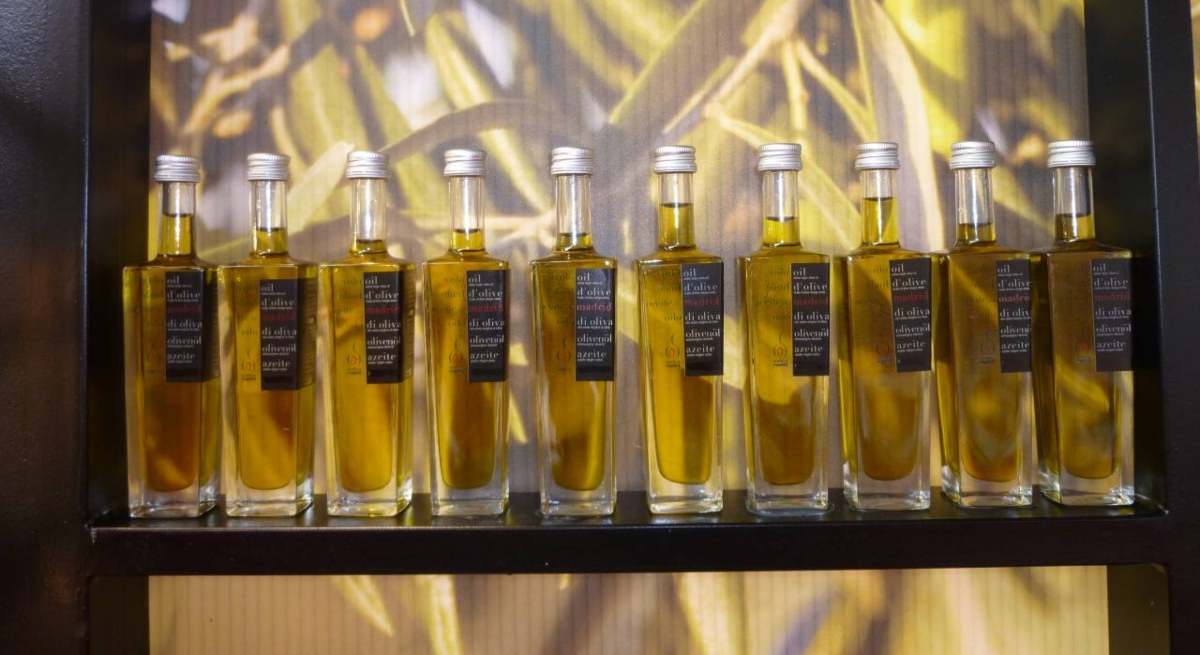 Botellas de aceite de oliva madrileño / DOP Aceite de Madrid