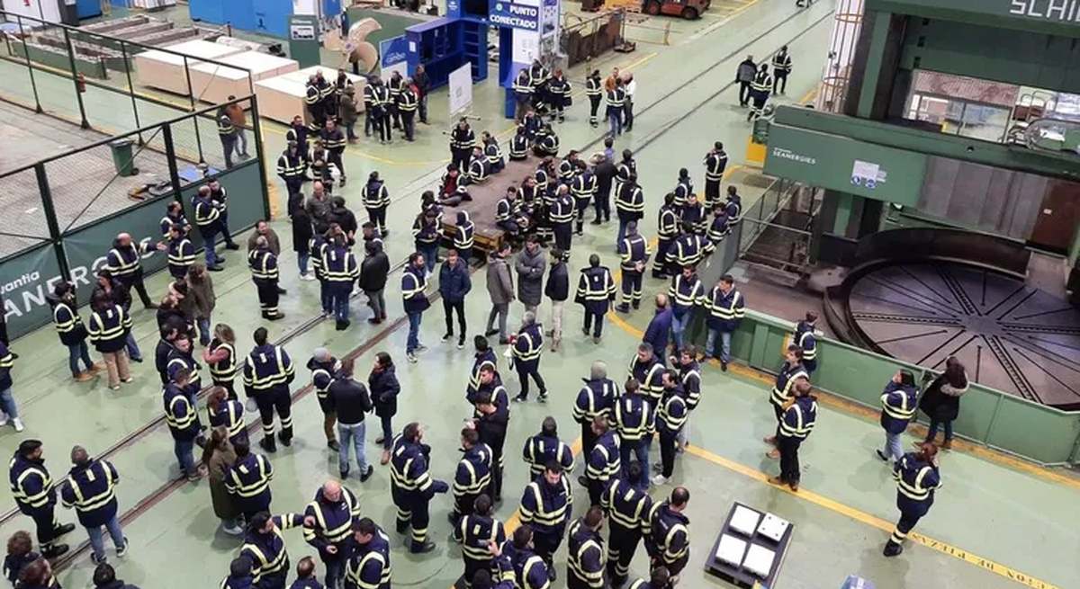 Trabajadores de Navantia Ferrol para su actividad para demandar un convenio colectivo.