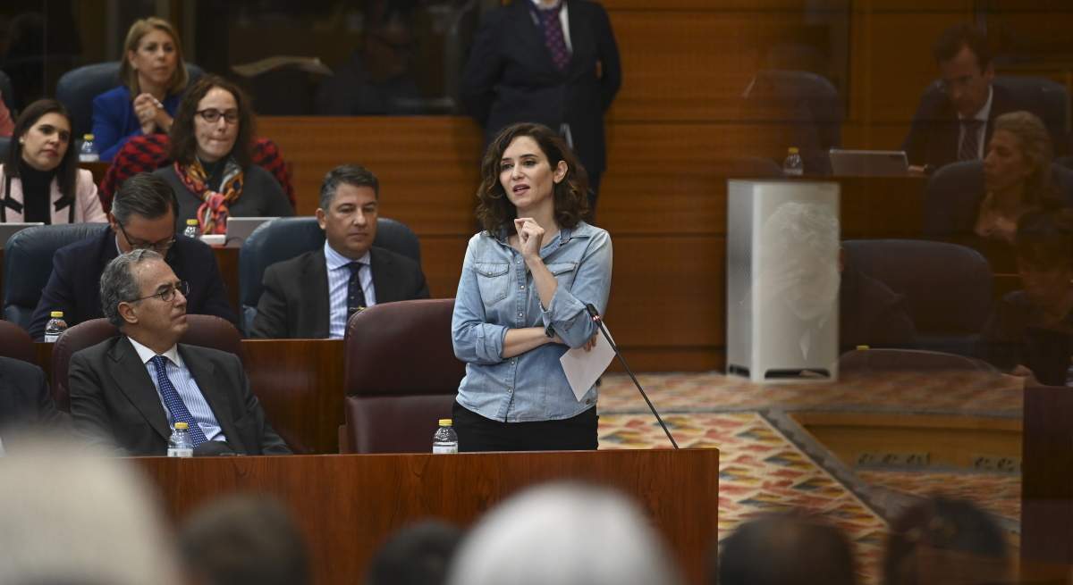ayuso-pleno-asamblea-efe-1200x655.jpg