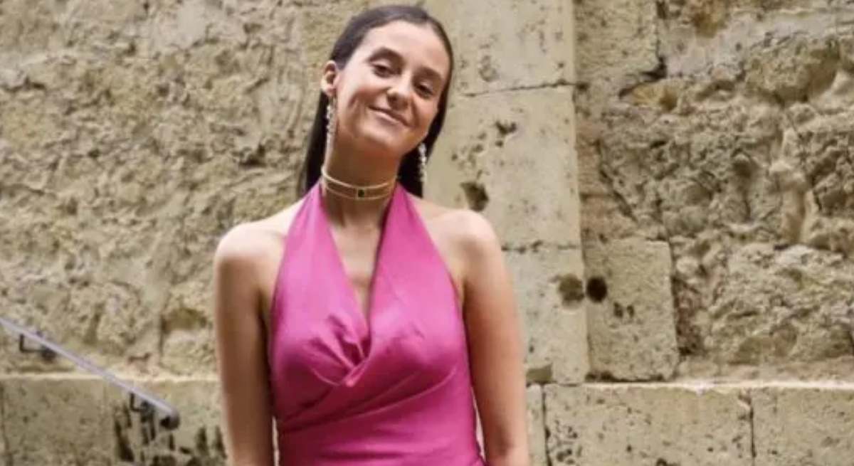 victoria-federica-vestido-futsia-1200.jpg