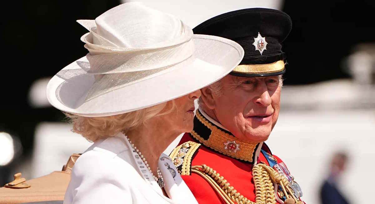 La escena ocurrió durante el tradicional desfile del Trooping the Colour, celebrado en junio