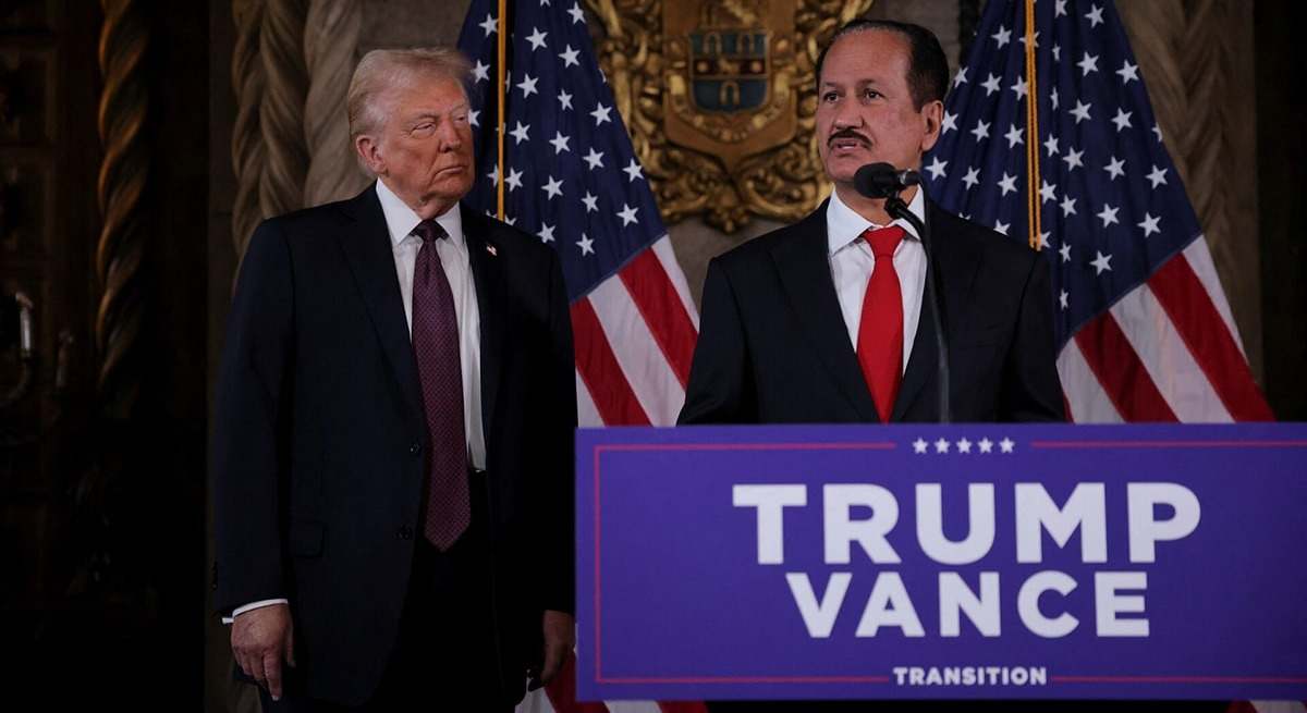 El fundador de Damac (Sajwani) con Trump en su completo de Mar-a-Lago (Bloomberg)