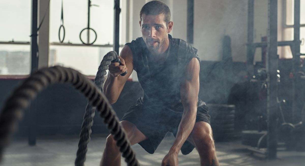 Ejercicio de fuerza en el gimnasio