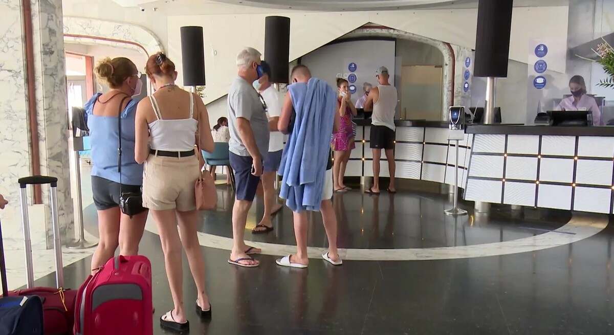 turistas-hotel_91).jpg