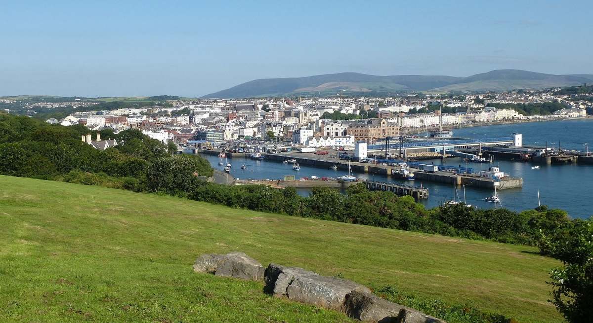El puerto de la ciudad de Douglas, la capital de la Isla de Man