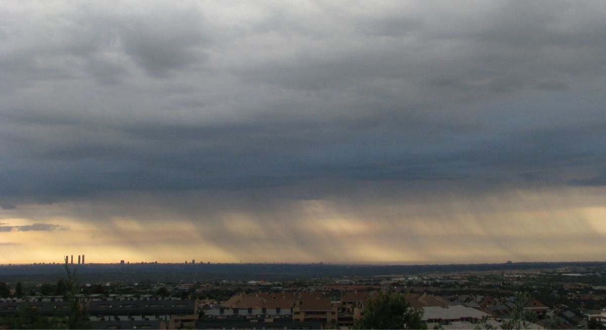 Cielo nuboso por una borrasca en Madrid. / Foto: iStock