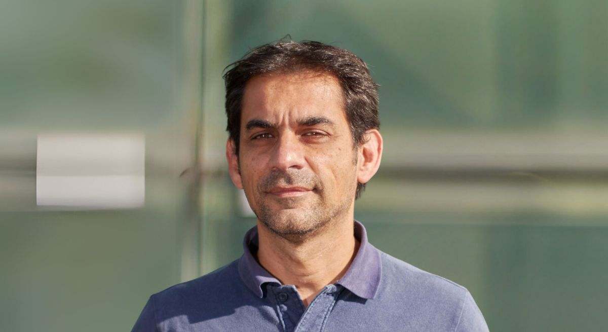 Marcos de la Peña posando