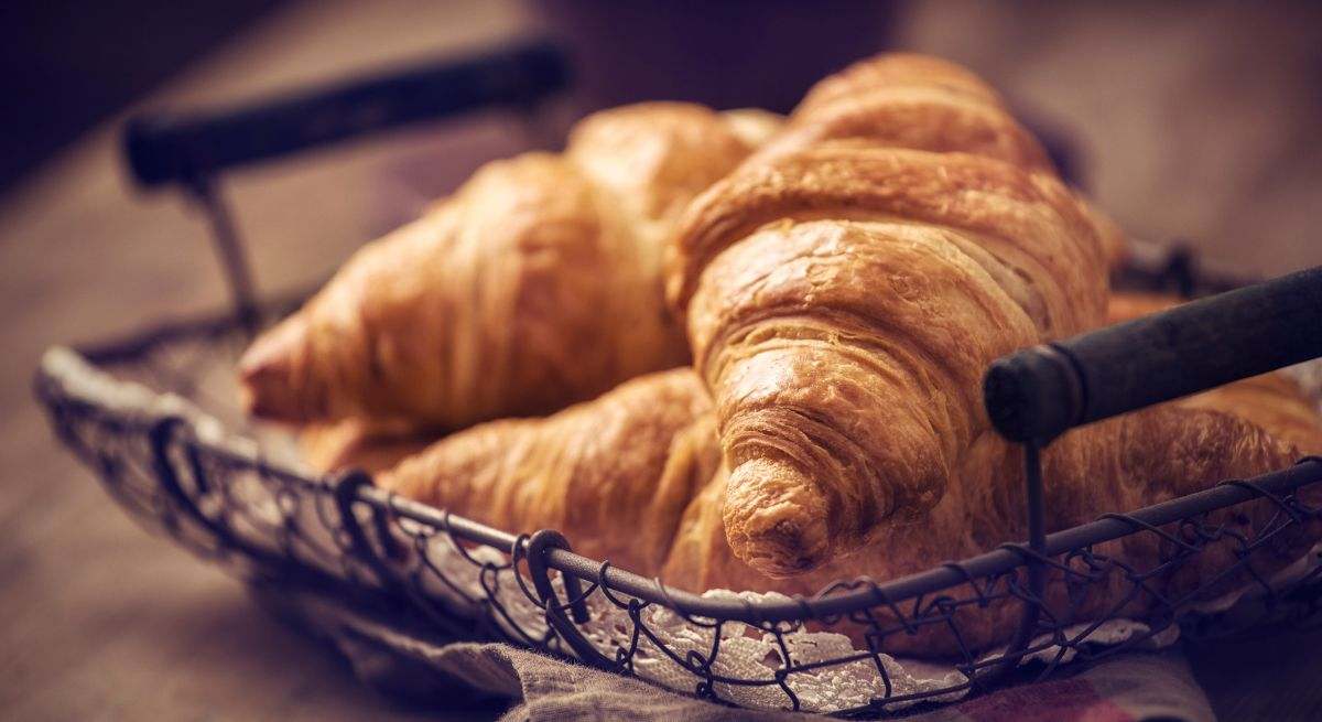 Cómo hacer croissants casero con solo tres ingredientes en pocos minutos con la freidora de aire