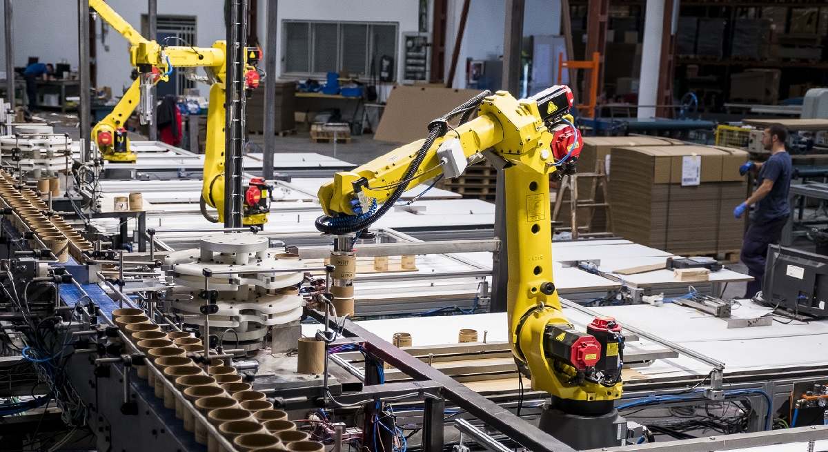 Línea de producción de una industria.