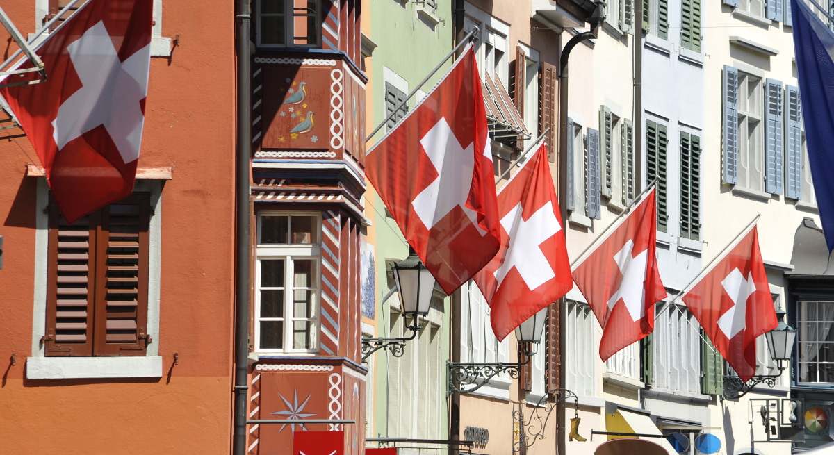 suiza-banderas-dreams.jpg