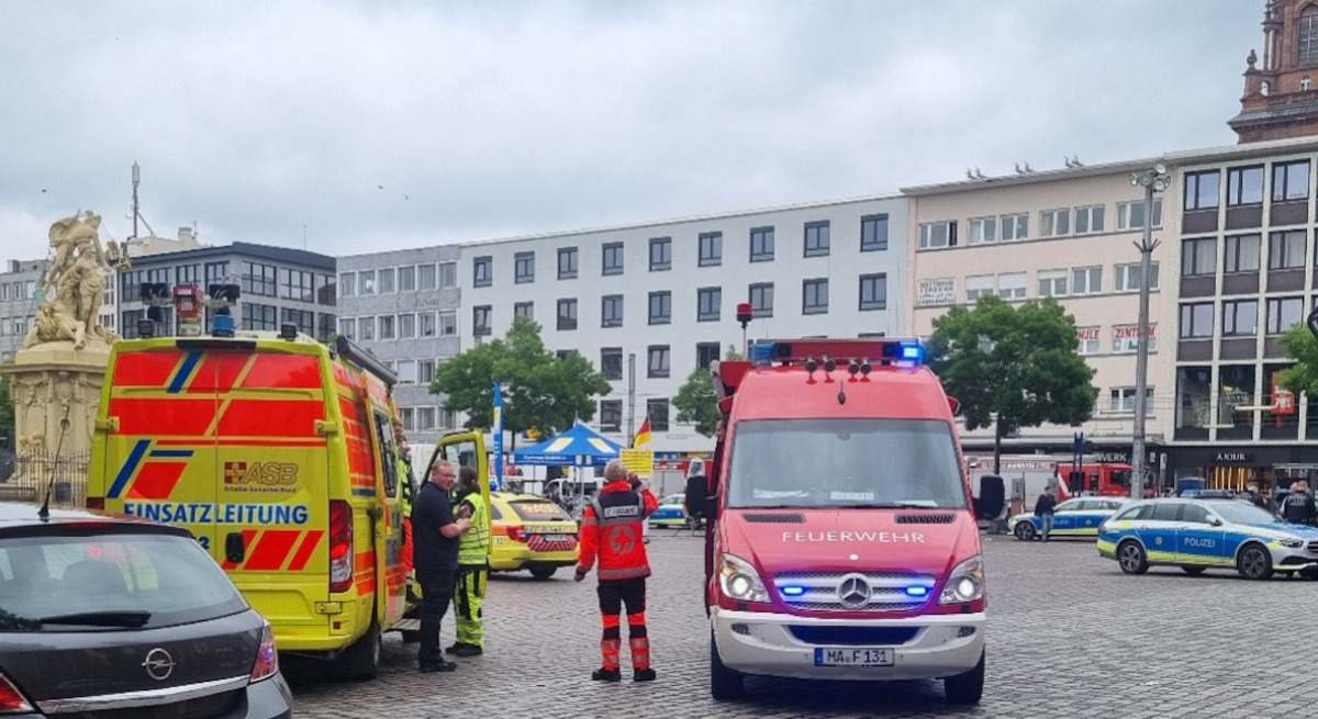 Imagen de policías y bomberos en Alemania.