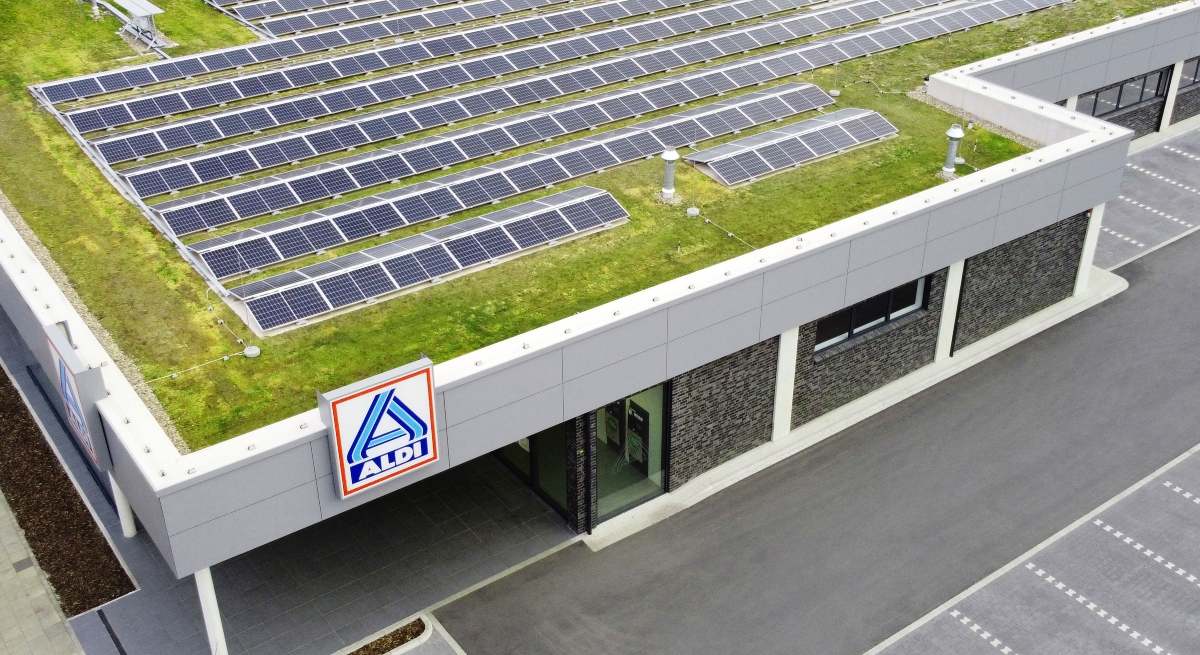 Aldi-tienda-exterior-placas.jpg