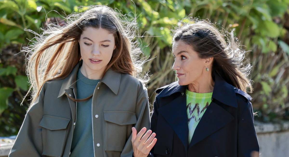 La infanta Sofía y la reina Letizia en Asturias, Pueblo Ejemplar 