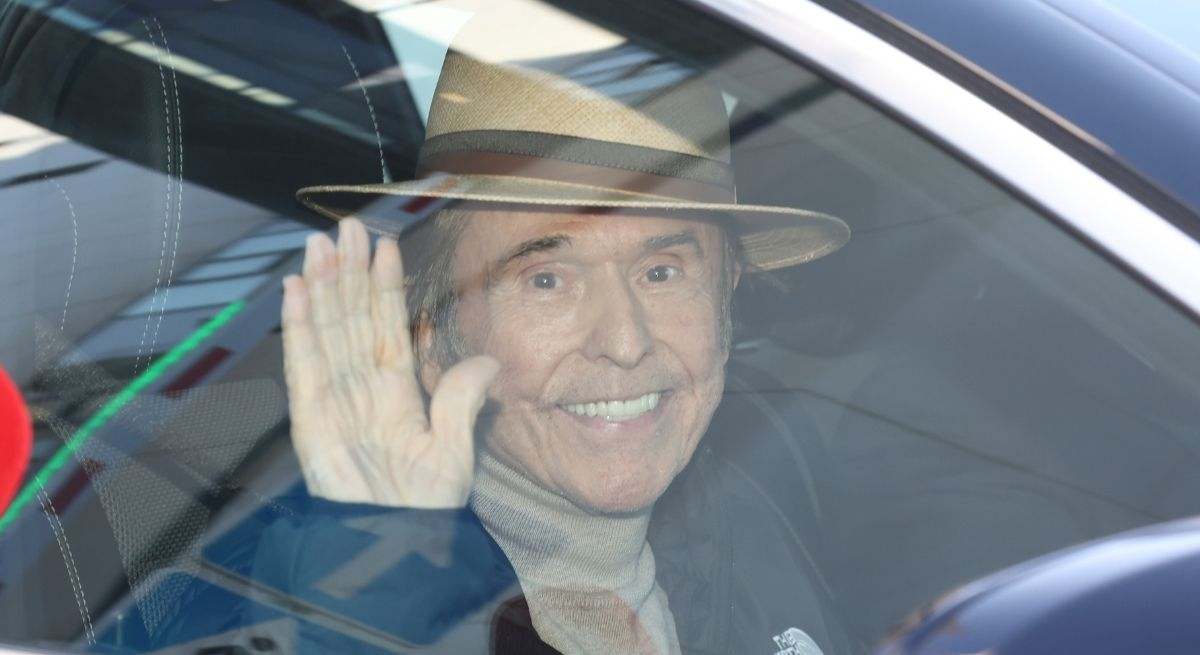 raphael-saliendo-del-hospital-.jpg