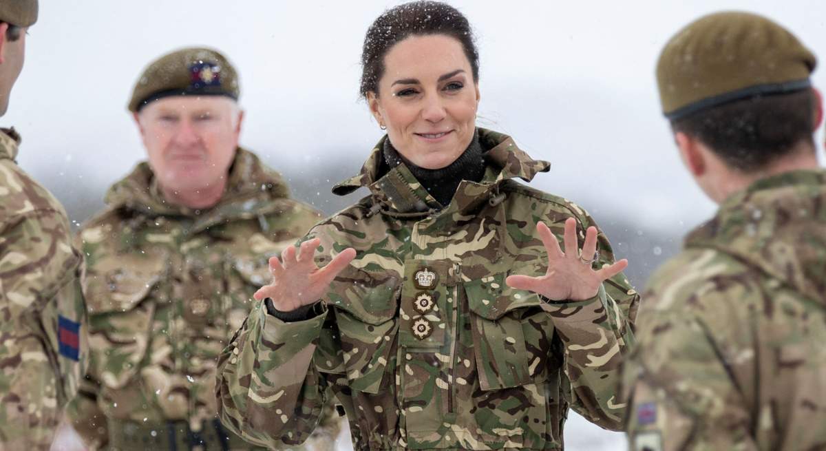 Kate-uniforme-ejercito-1200.jpg