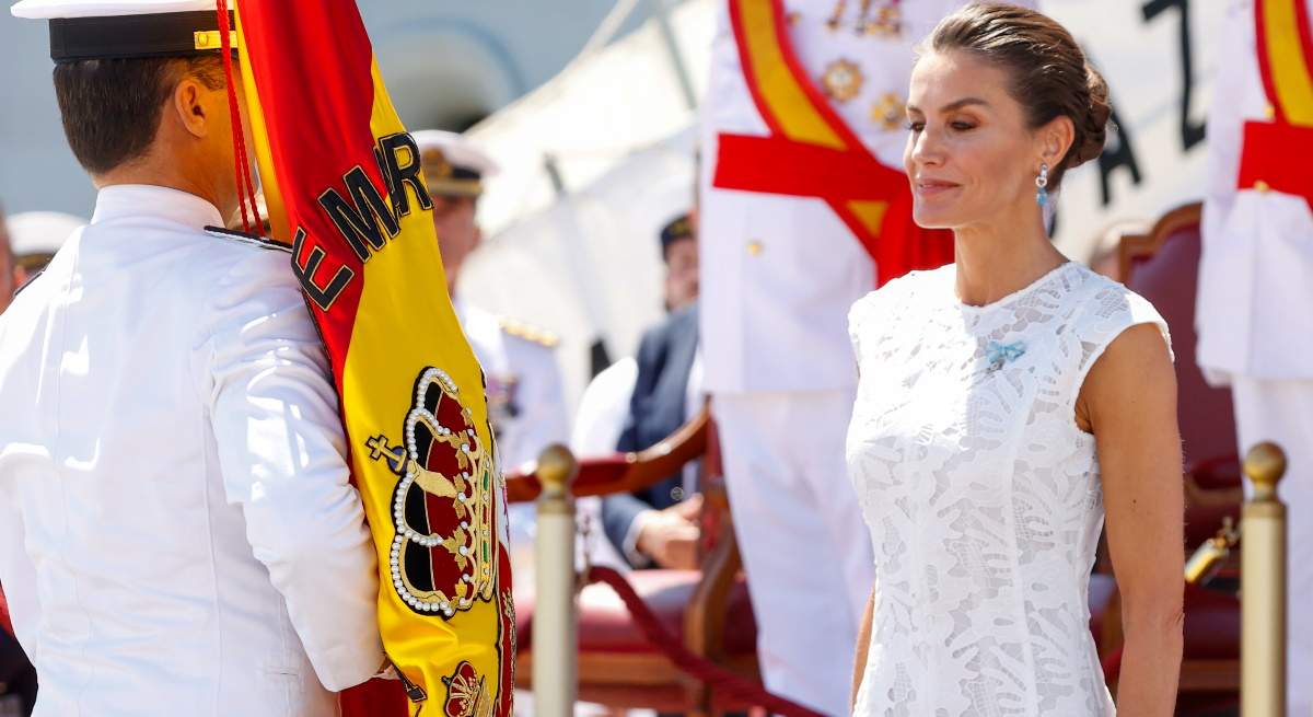 letizia-bandera-espana-1200.jpg