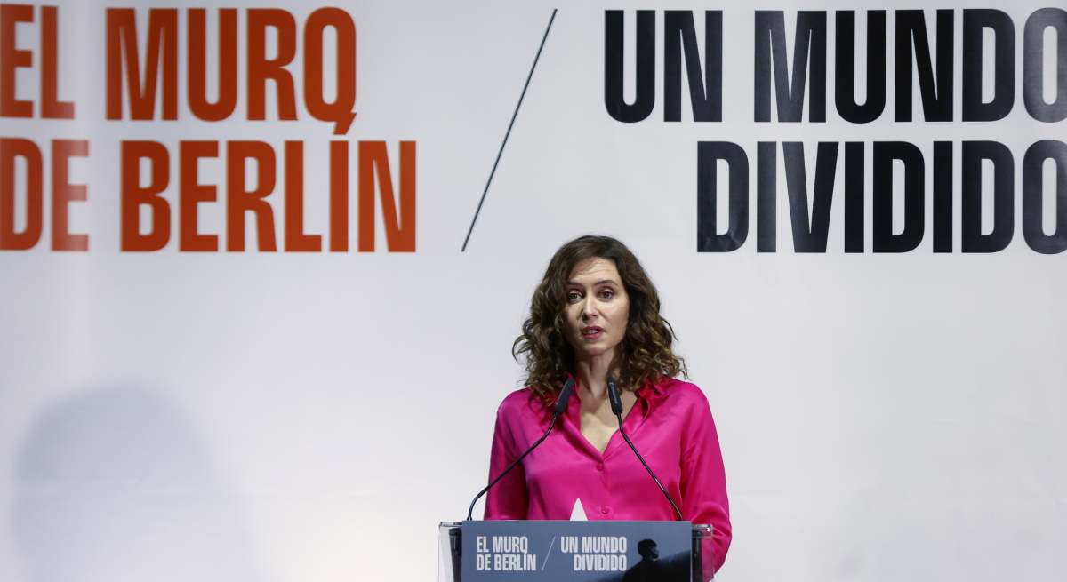 Ayuso exposición Muro de Berlín
