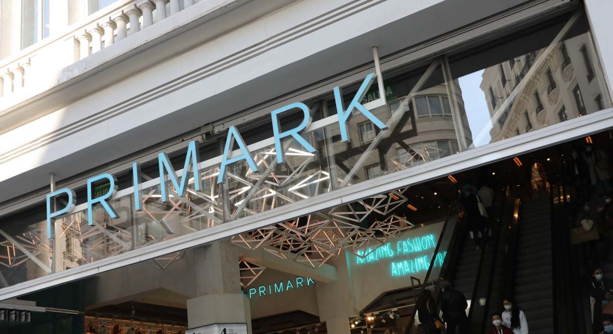 El frontal de la tienda de Primark en la calle madrileña de Gran Vía.