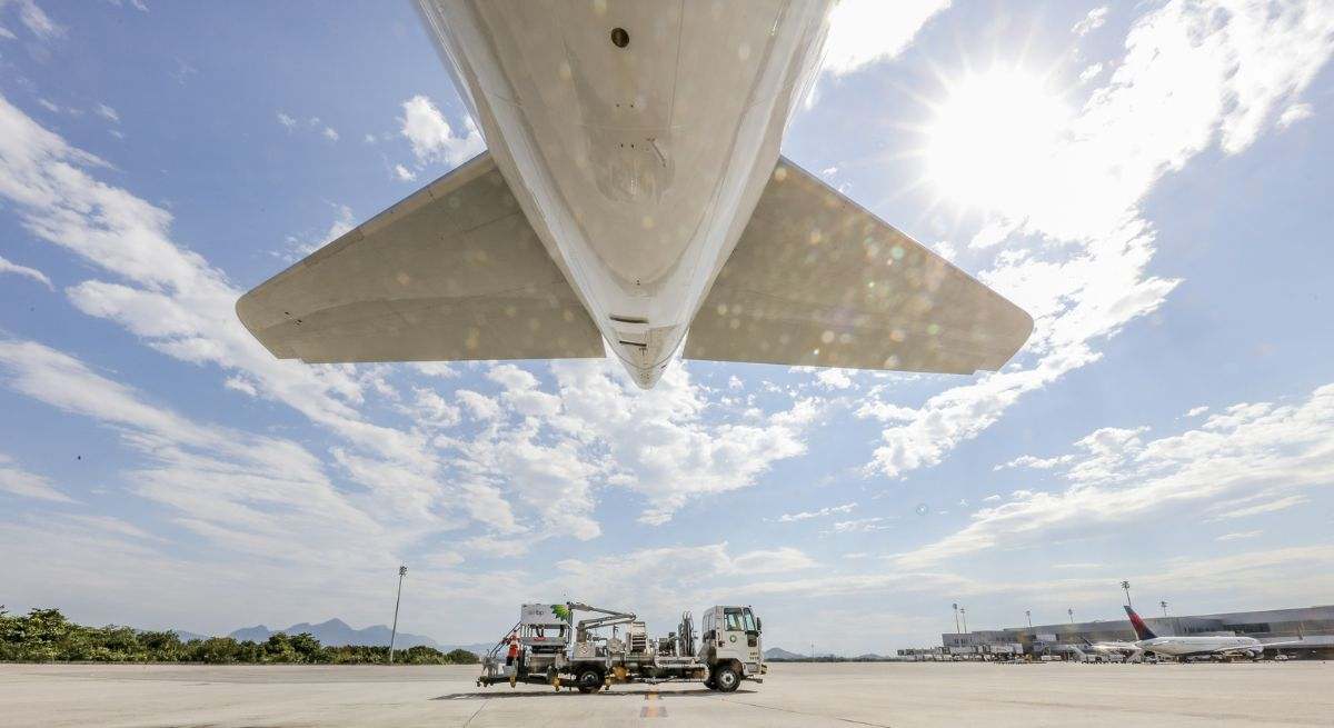 Foto_avion_combustible.jpg