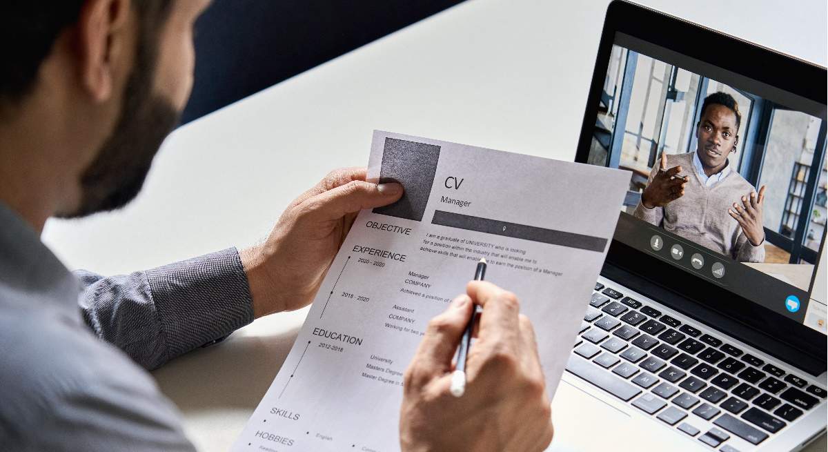 Entrevista-de-trabajo-online--iStock.jpg