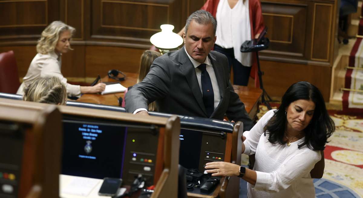 diputados-vox-abandonan-congreso-pinganillos-efe.jpg