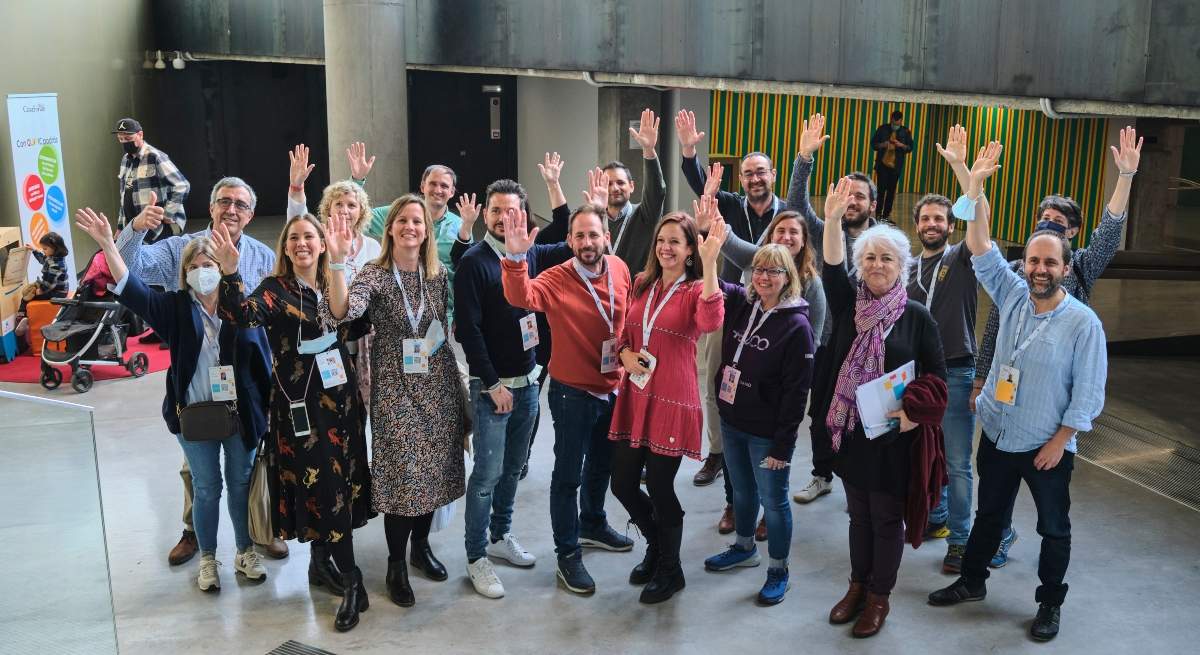 Un-grupo-de-docentes-y-coaches-del-Programa-de-Liderazgo-de-EduCaixa-1.jpg