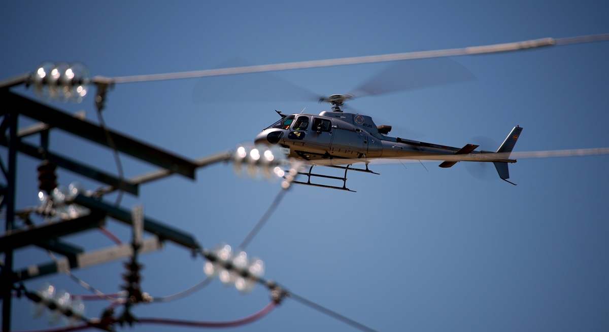 2023-08--i-DE-revisa-con-camaras-termograficas-sus-tendidos-electricos.jpg