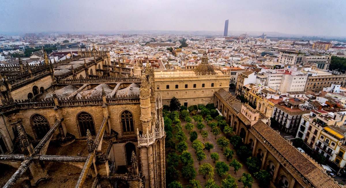 Vistas de la ciudad de Sevilla desde La Giralda.