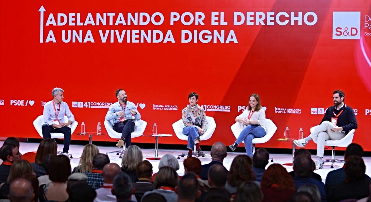 La ministra de Vivienda, Isabel Rodríguez, en un panel del Congreso del PSOE sobre vivienda / EP