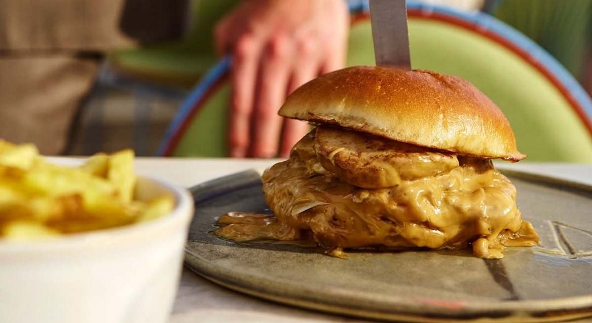 Hamburguesa en Dani Brasserie.