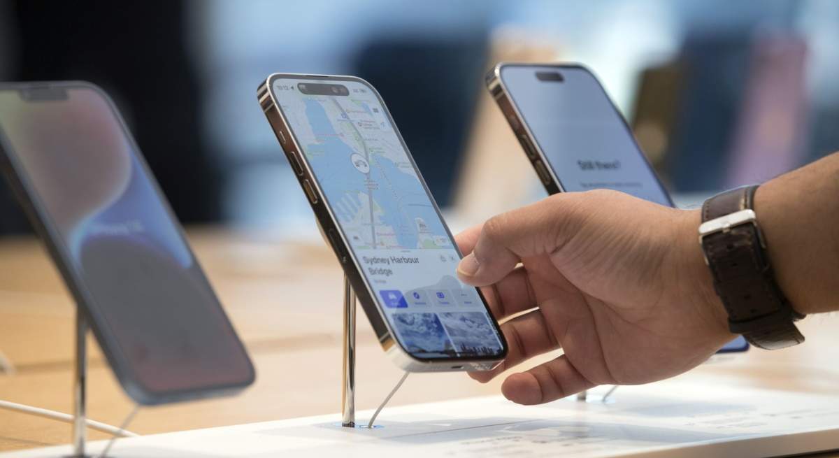 apple-iphone14-bloomberg.jpg