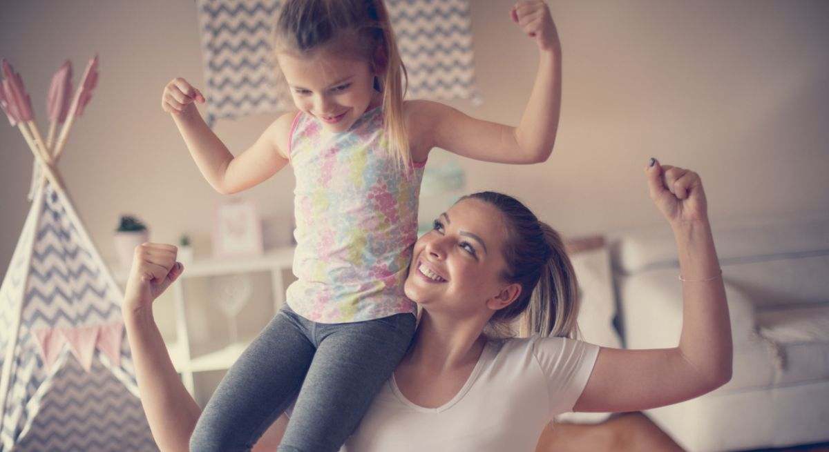 Una madre y su hija después de tomar los chocapics proteicos