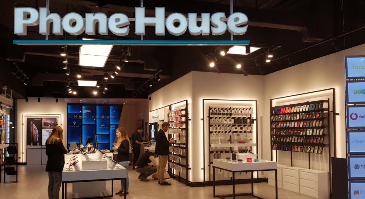 PHONE_HOUSE.jpg