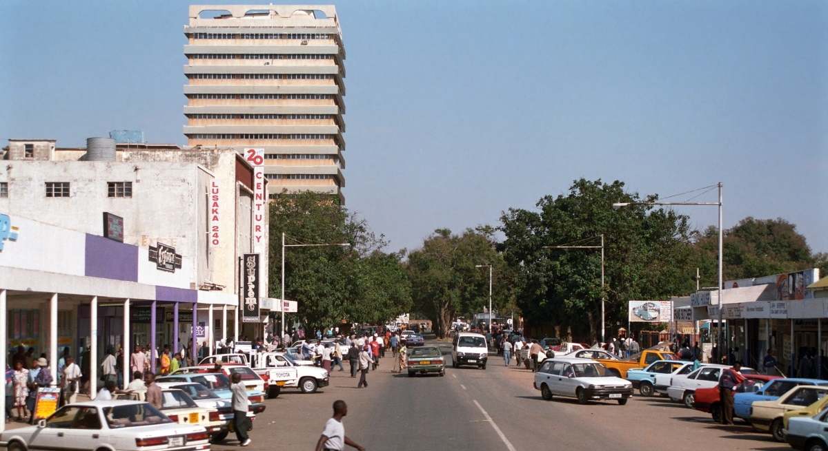 lusaka-zambia-ciudad-calle-dreamstime.jpg