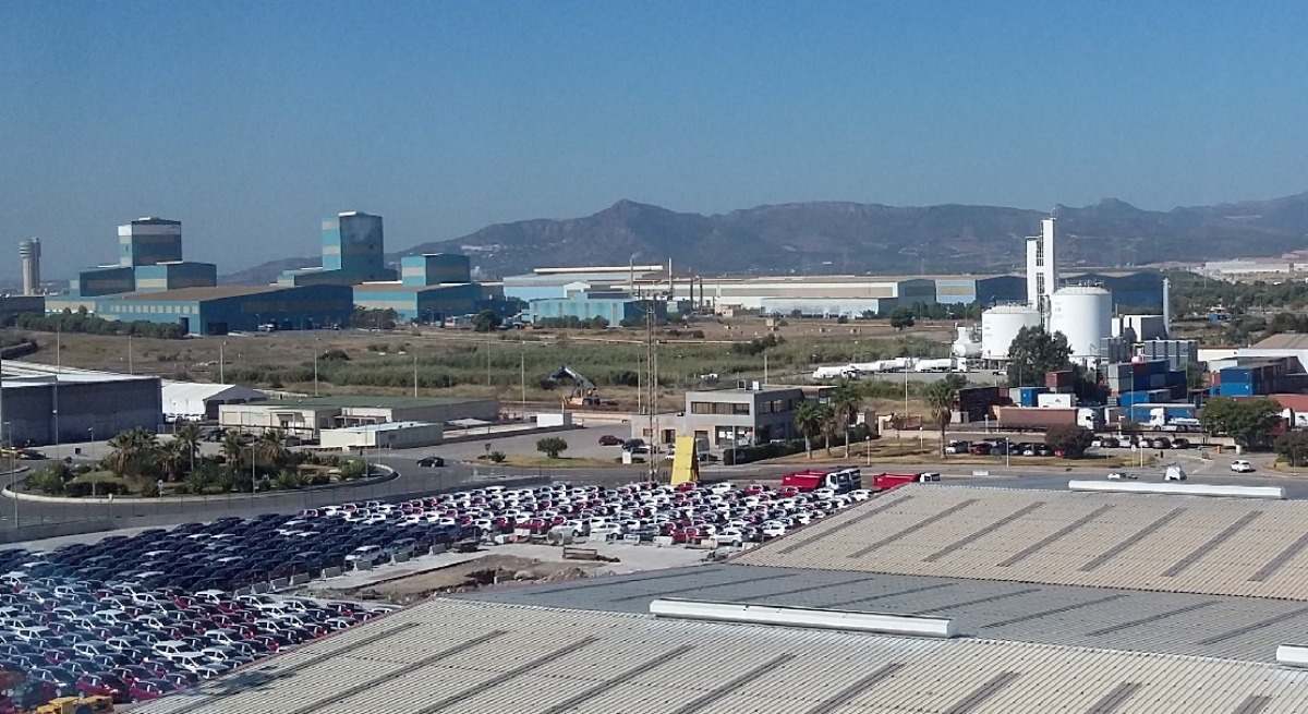 Imagen de Sagunto, con las plantas de Thyssenkrupp y Arcelor al fondo-