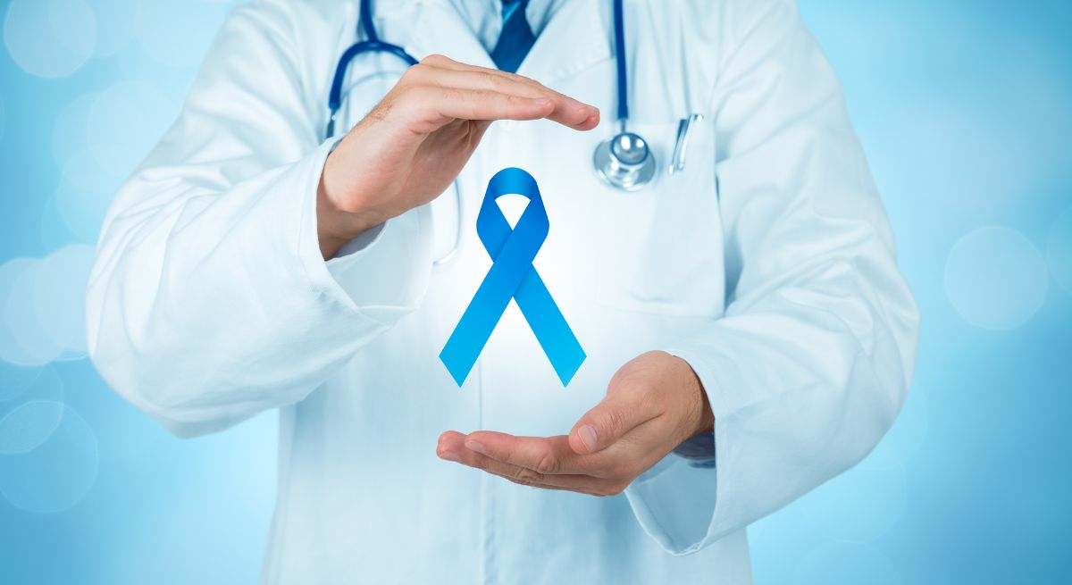 El cáncer colorrectal es una enfermedad en la cual las células en el colon o el recto comienzan a multiplicarse sin control