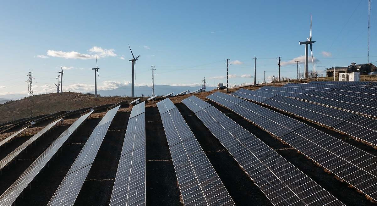 Energía eólica y solar. EE